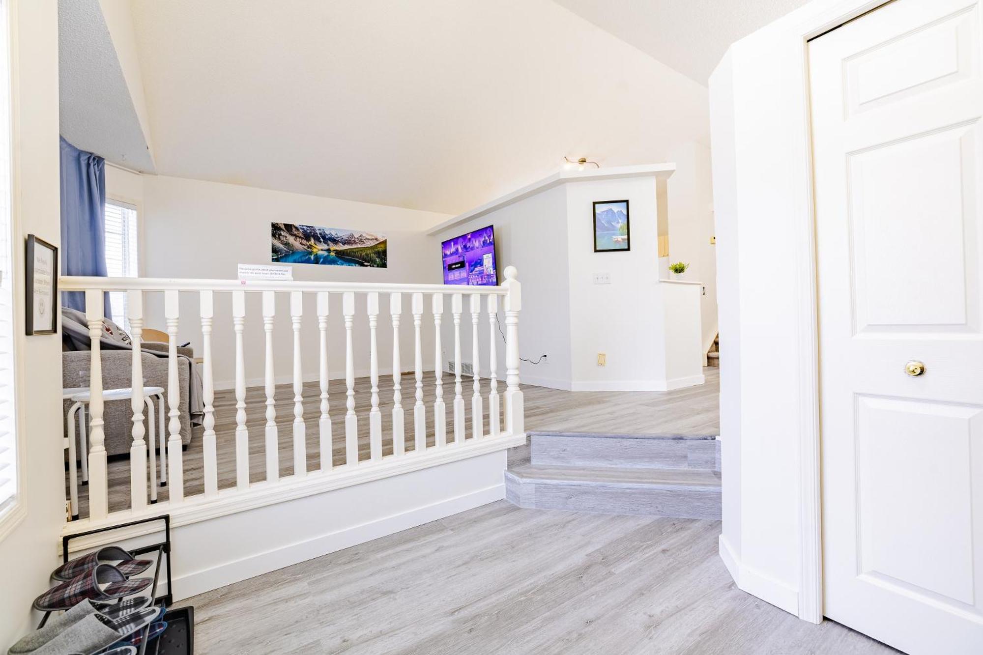 Main Floor Suite, 3 Bdr, 4Bd Spacious And Cozy 卡加利 外观 照片